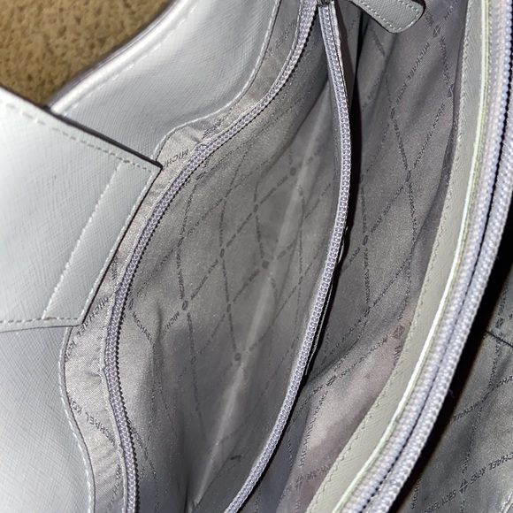 A grey Michael Kors chain purse. All grey and silver leather - Picture 6 of 8